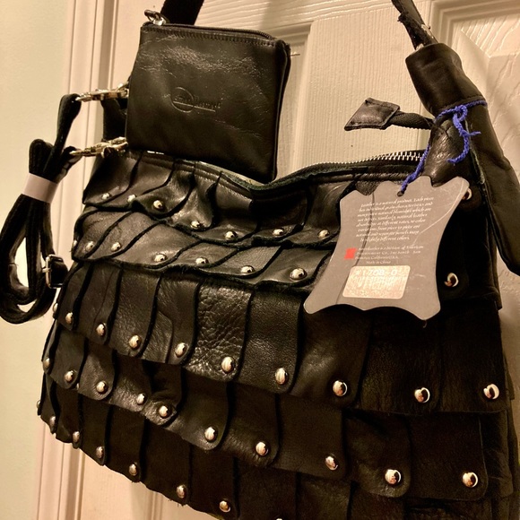 NWT Amerileather Rich Black,Soft 100% Genuine Leather Bag, Rivet detail, 16”x10” - Picture 8 of 11